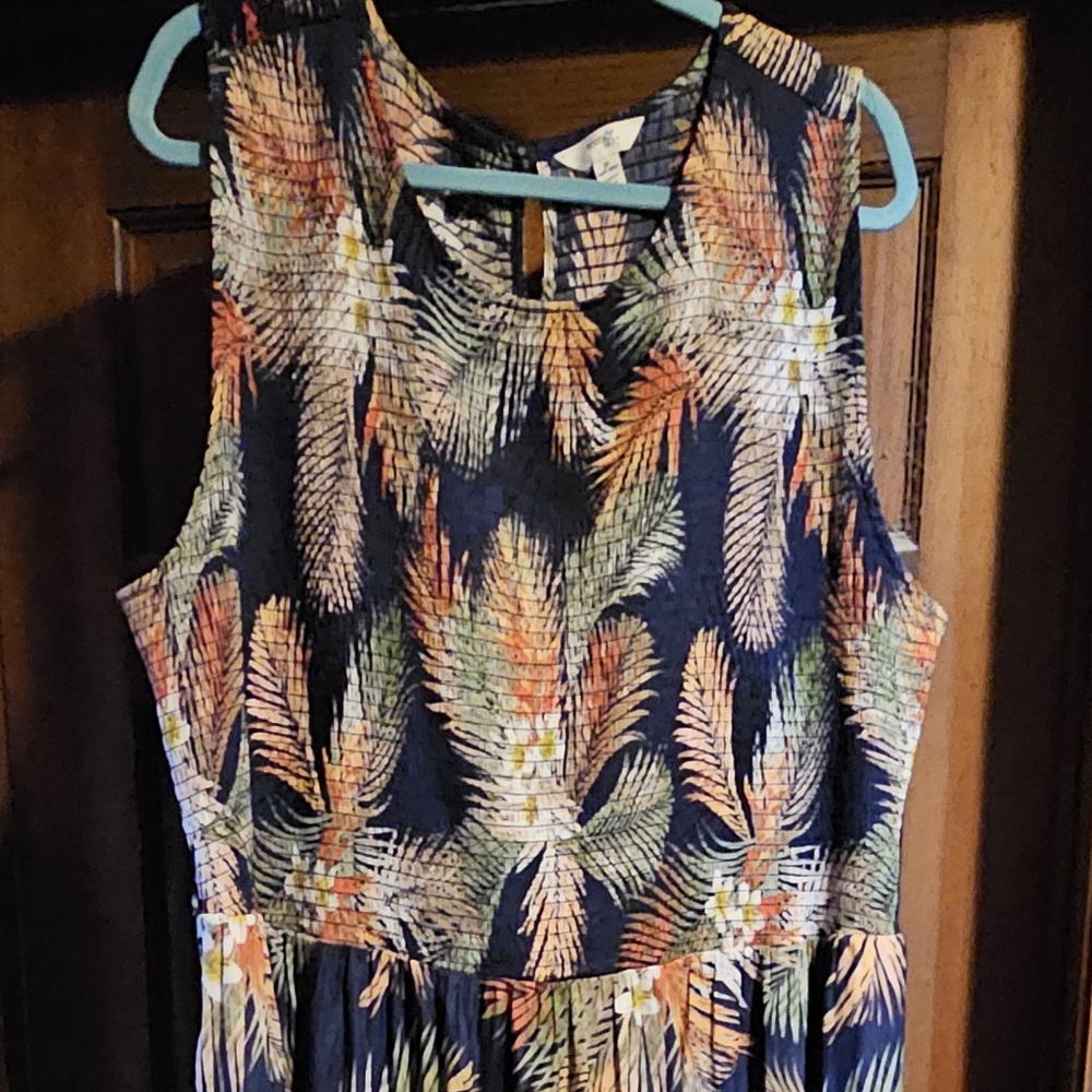 Maxi dress, sleeveless with pockets